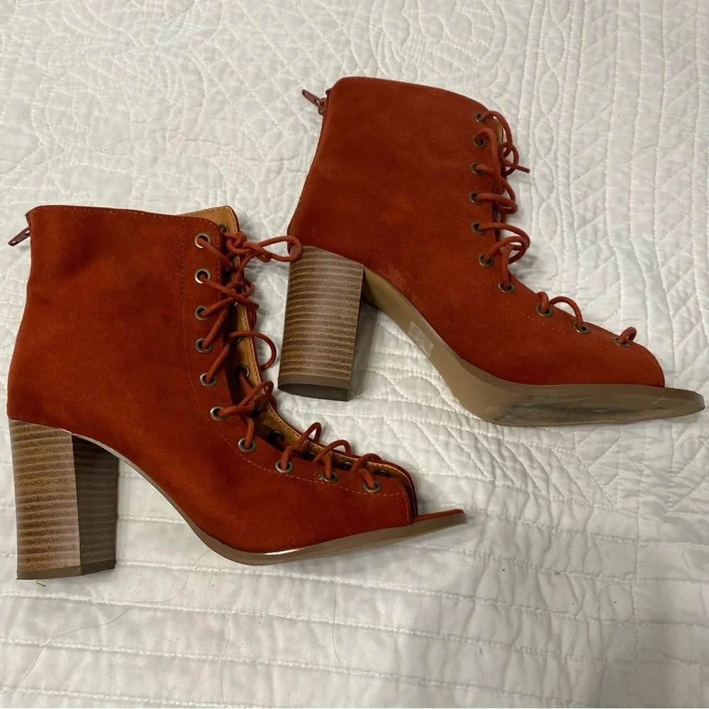 Lace Up Caged heels booties Rush Size 9
